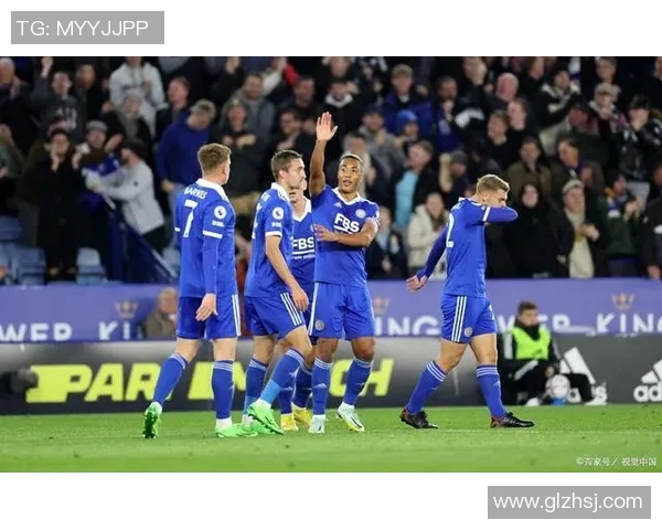 沙尔克04遭遇连败危机，降级阴影再度笼罩球队